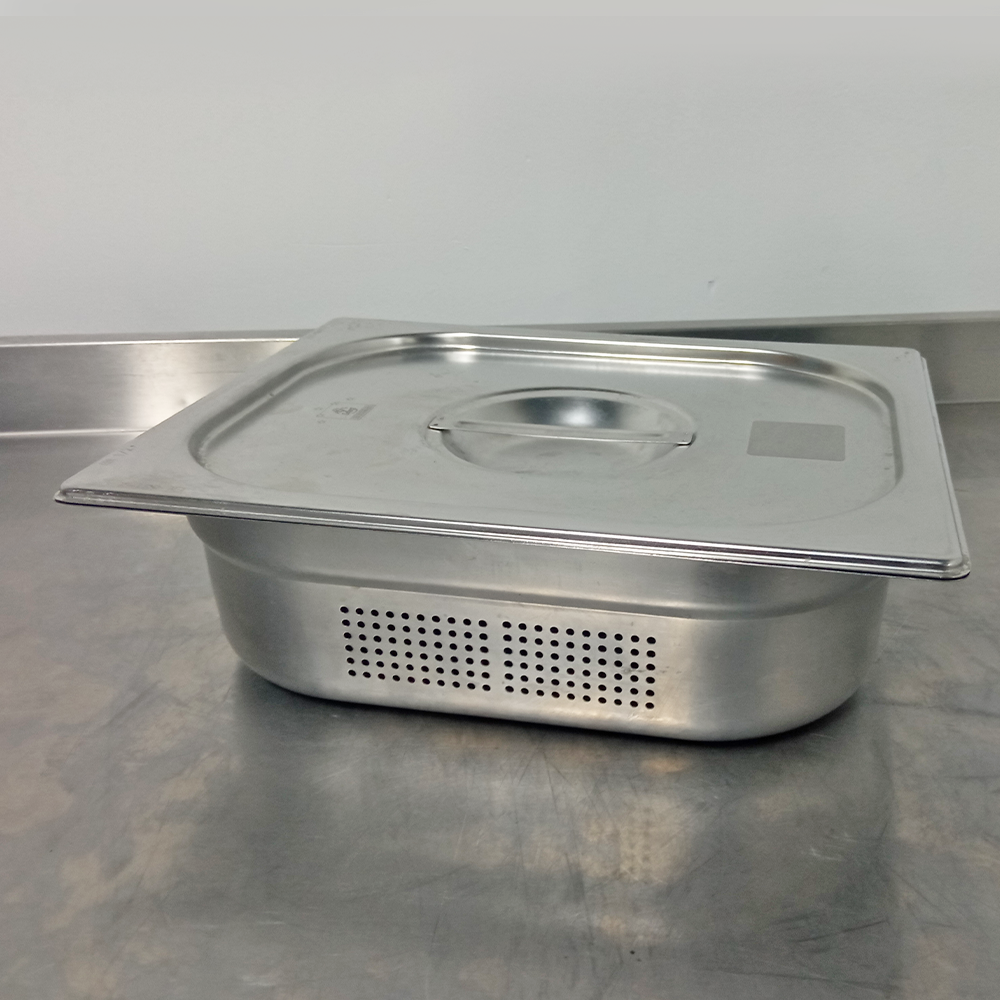 Cuva inox perforata cu capac GN 1/2-100 mm